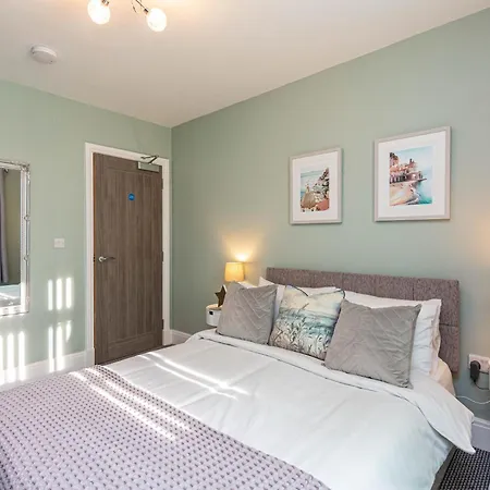 Stylish Seafront Apartment - Sleeps 6 - Gateway To The Lakes Morecambe Exterior photo