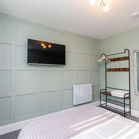 Stylish Seafront Apartment - Sleeps 6 - Gateway To The Lakes Morecambe Exterior photo
