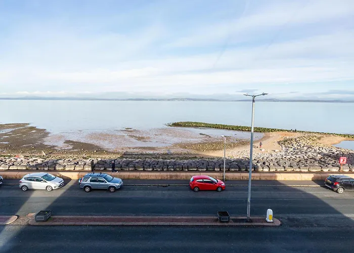 Stylish Seafront Apartment - Sleeps 6 - Gateway To The Lakes
