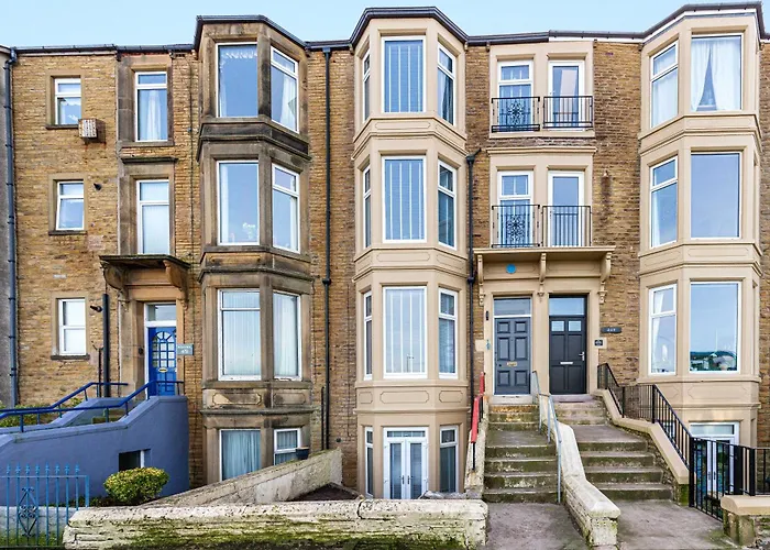 Stylish Seafront Apartment - Sleeps 6 - Gateway To The Lakes