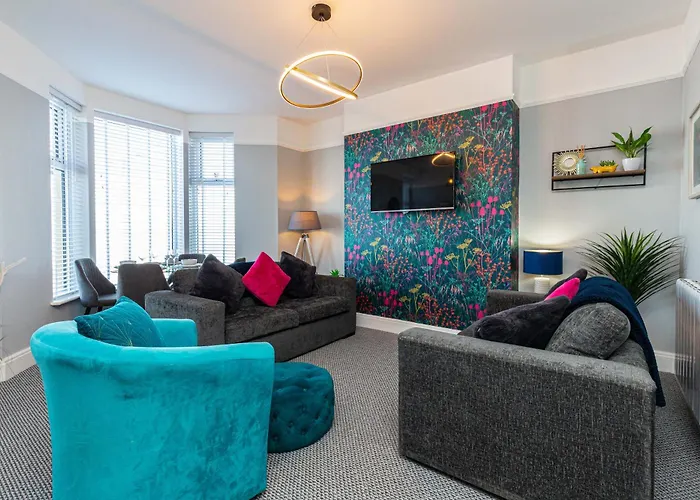 Stylish Seafront Apartment - Sleeps 6 - Gateway To The Lakes