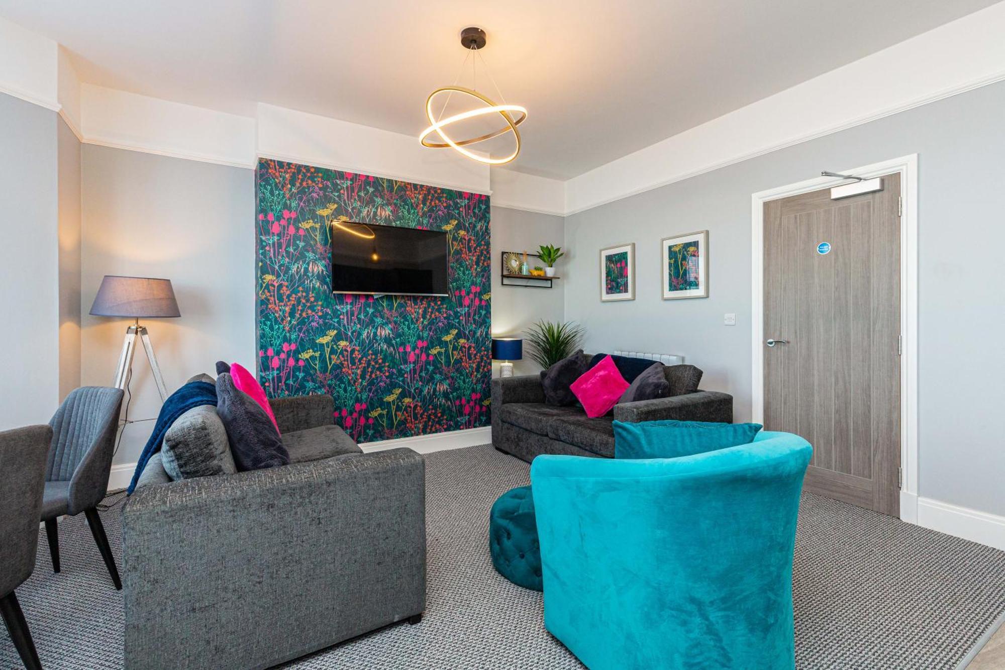 Apartment Stylish Seafront - Sleeps 6 - Gateway To The Lakes *